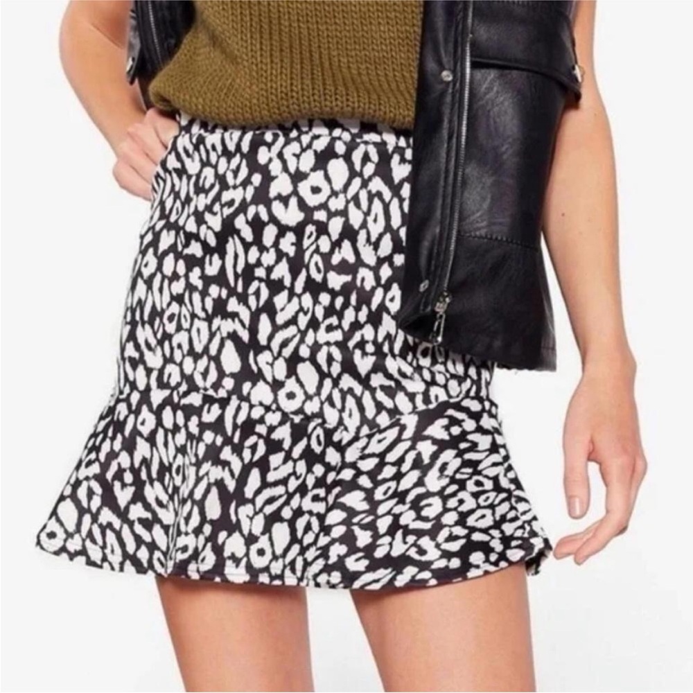 Nasty Gal Leopard‎ Print Black White Ruffle Mini Skirt Size 3
